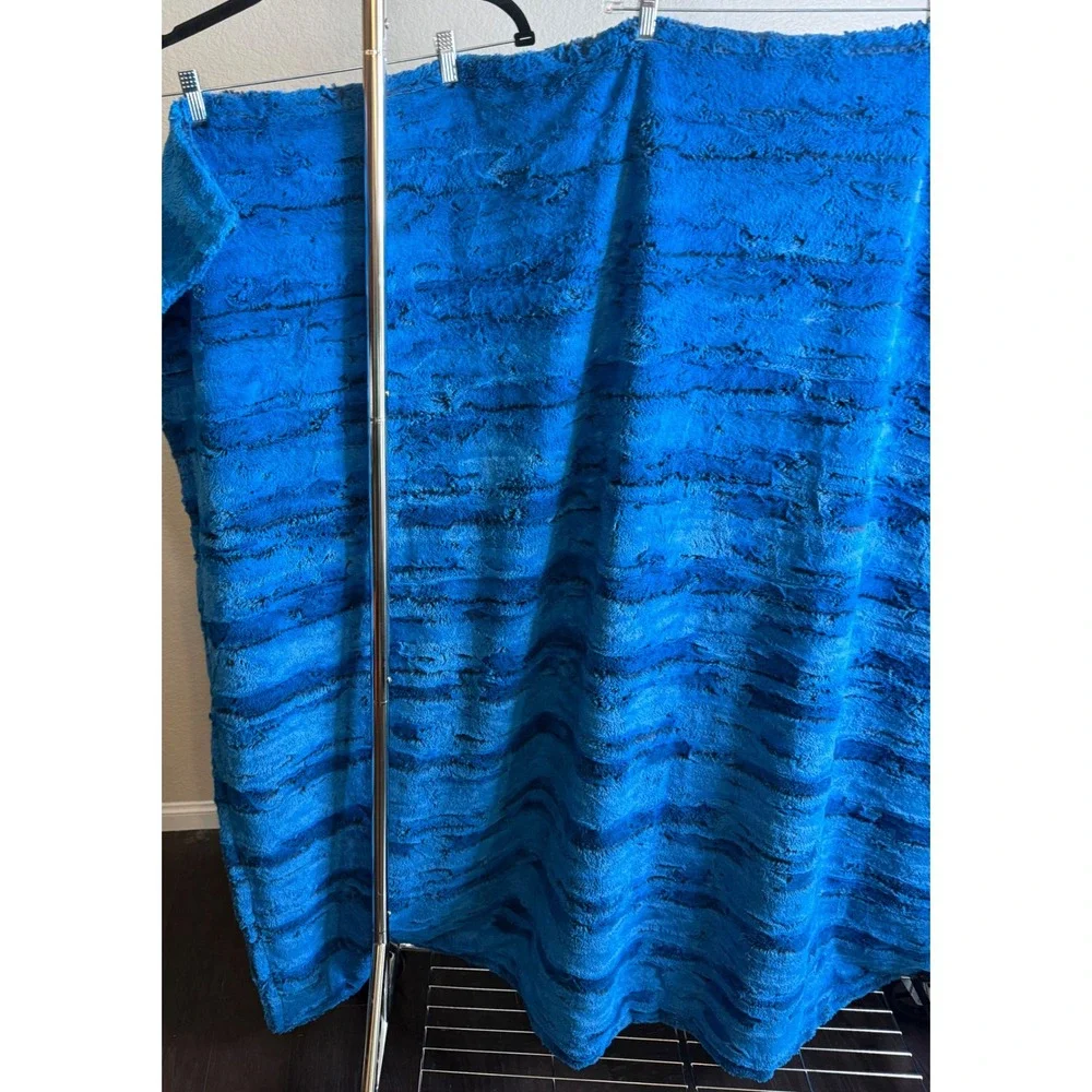 Sew Sweet Minky 74x52 Large Luxury Throw Blanket Blue Striped USA Made